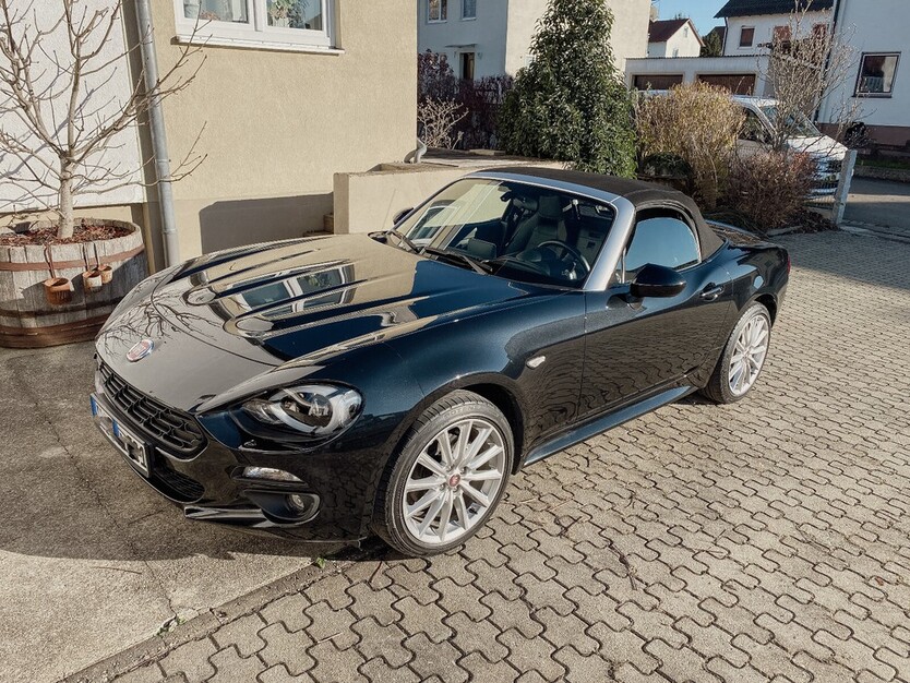 Fiat 124 Spider 19.505 km 22.500 € Buch 89290
