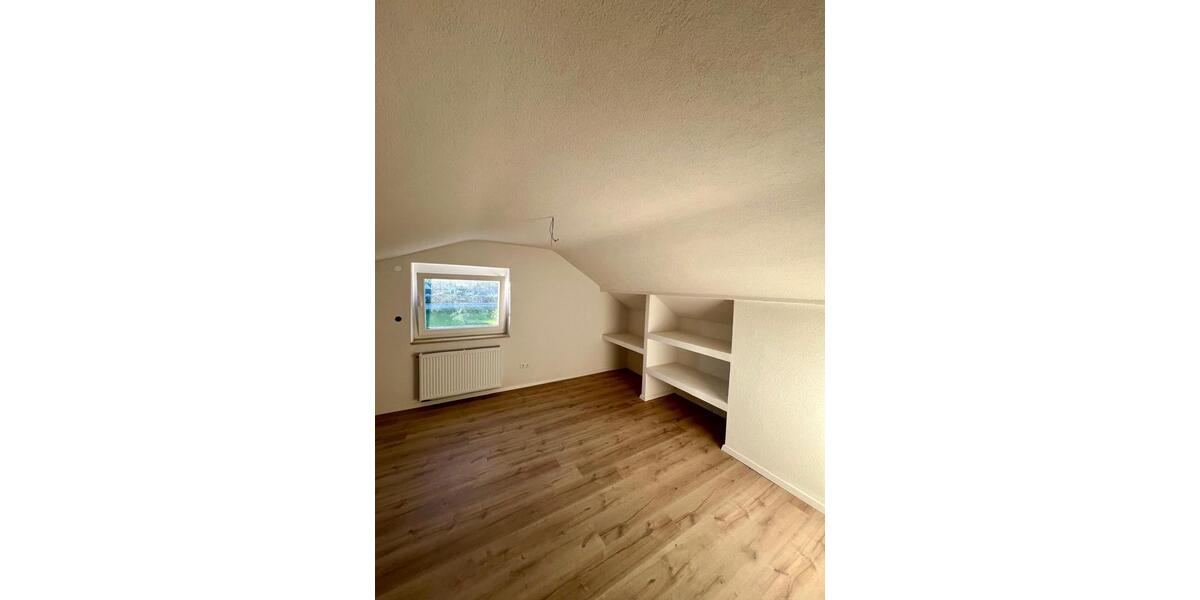 Mehrfamilienhaus, Wohnhaus Bernstadt - 10 Zimmer, 270 m&sup2;, 690.000&euro; | Angebot:26692495