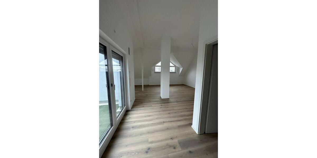Dachgeschoßwohnung Vöhringen - 4 Zimmer, 121 m&sup2;, 1.578&euro; | Angebot:26443279