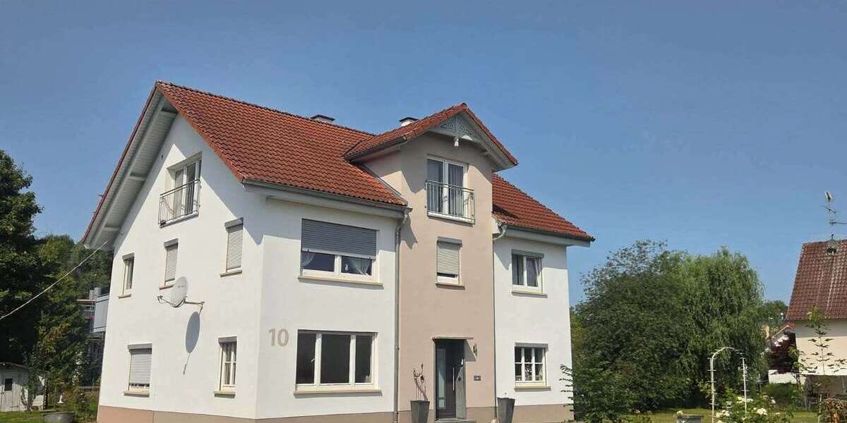 Haus zum Kaufen in Laupheim 477.000 € 266 m² 7.5 zimmer