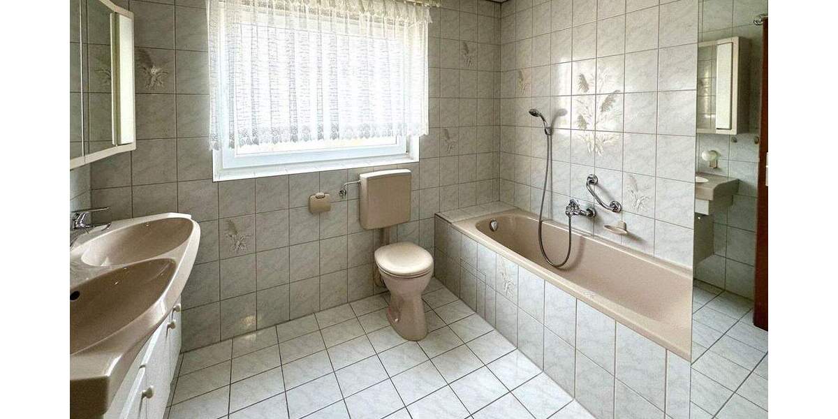 Reihenmittelhaus Pfaffenhofen an der Roth Diepertshofen - 5 Zimmer, 129 m&sup2;, 397.000&euro; | Angebot:25742061