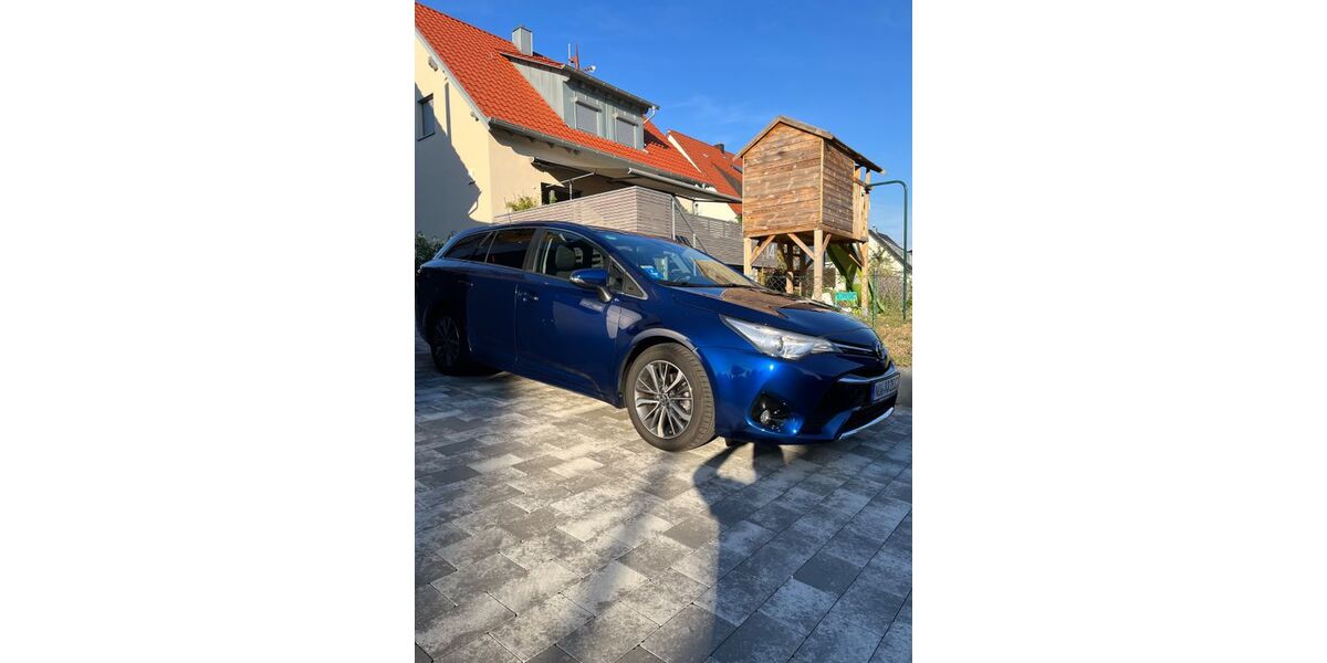 Toyota Avensis 110.000 km 14.400 &euro; Neu Ulm 89231