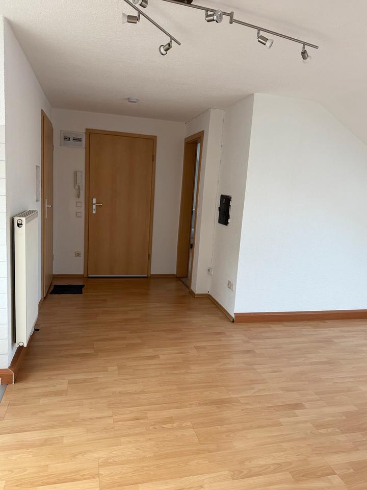 Helle Dachgeschosswohnung zu vermieten zimmer