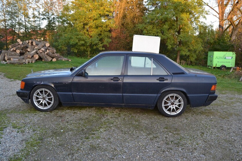 Mercedes-Benz 190 E 117.886 km 1.888 € Burgrieden 88483