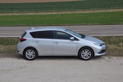 Toyota Auris 75.200 km 12.800 &euro; Neu-Ulm 89231