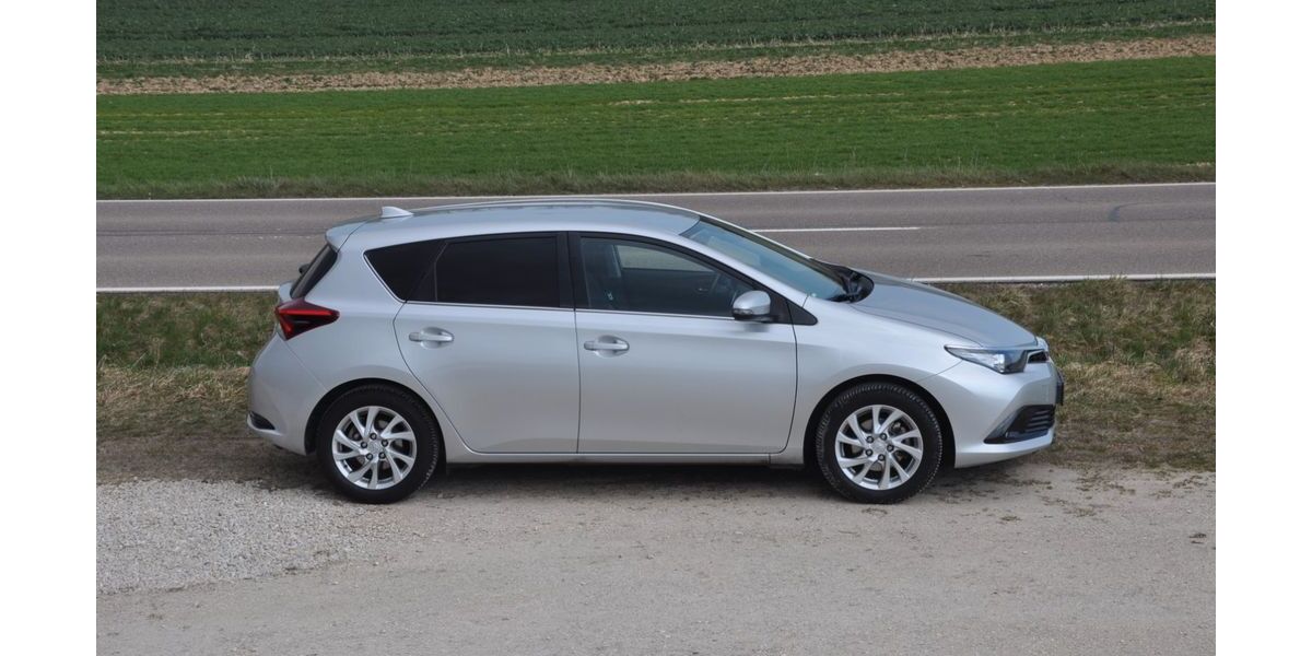 Toyota Auris 75.200 km 12.800 &euro; Neu-Ulm 89231