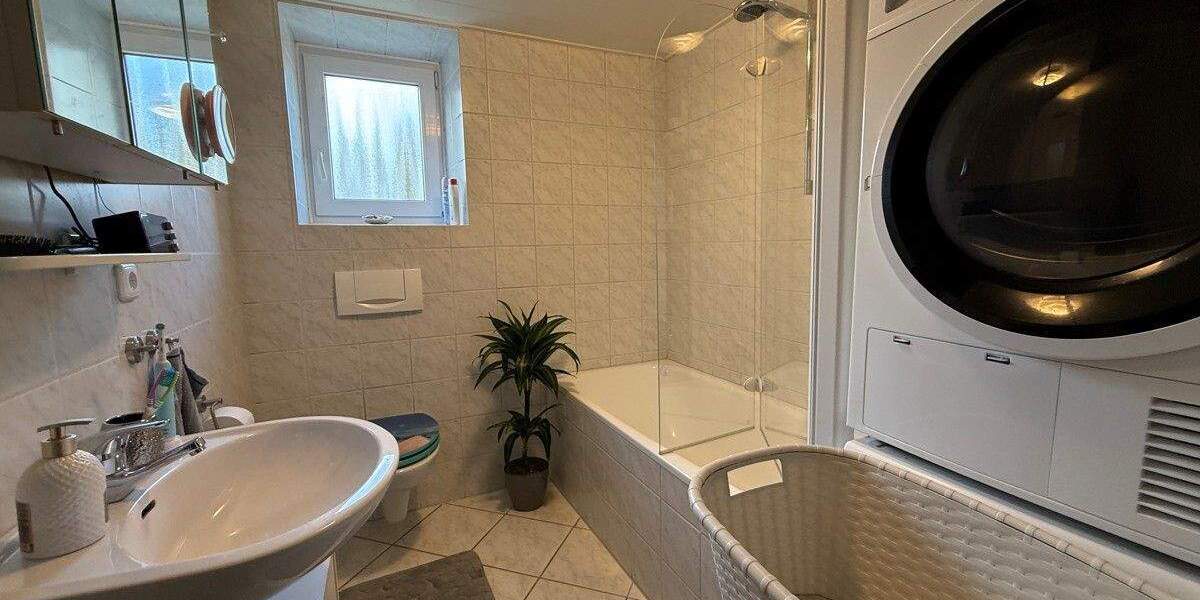 ***So viele Optionen! - Wohnhaus mit 3 bis 4 Einheiten, Garagen-Werkstattbereich, u. v. mehr ...*** 1 zimmer