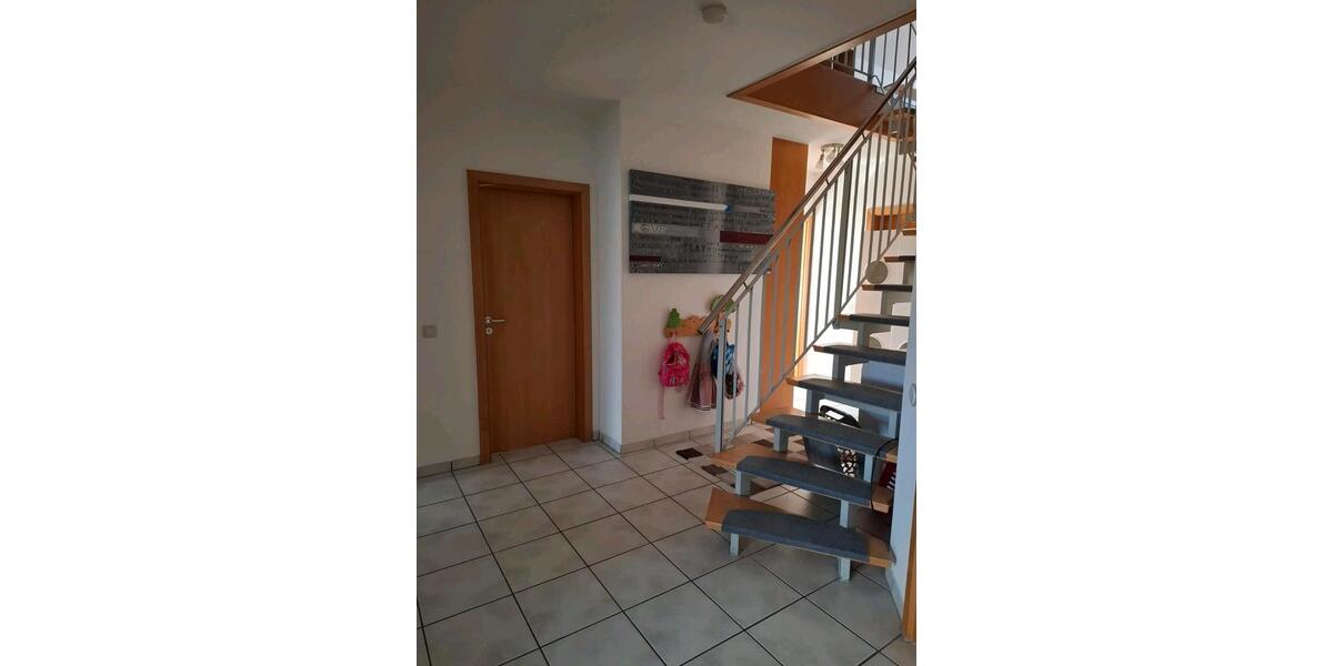 Dachgeschoßwohnung Bibertal - 5 Zimmer, 149 m&sup2;, 1.050&euro; | Angebot:26241905