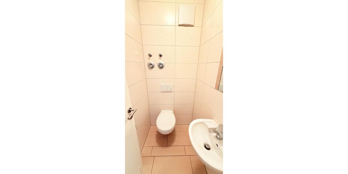 frisch renovierte 4-Zimmer-Wohnung mit Balkon zimmer