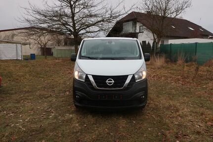 Nissan NV300