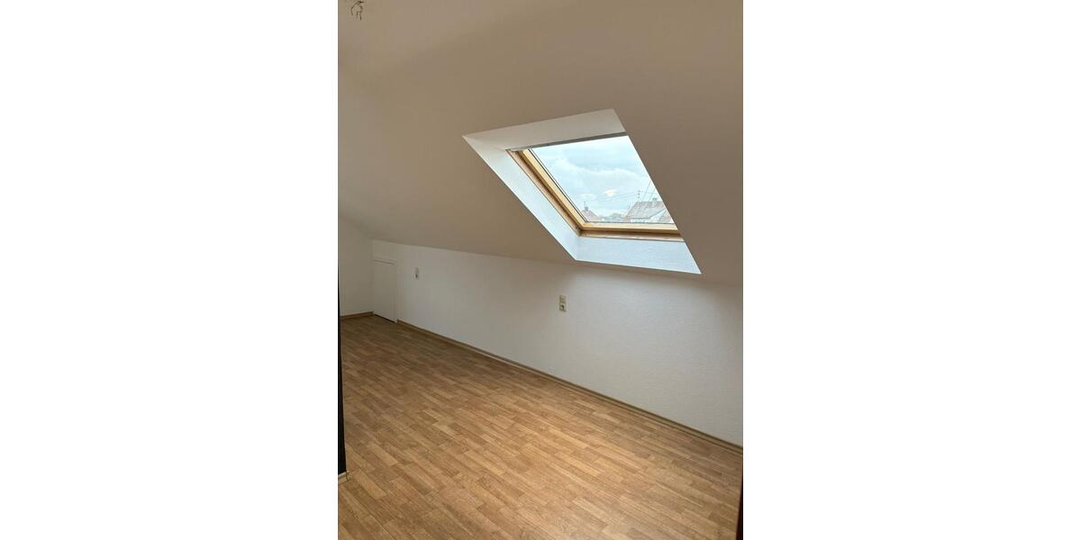 Gepflegte 2,5 Zimmer-DG-Wohnung in zentraler Lage in Illertissen 2.5 zimmer