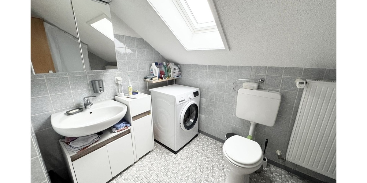 Charmante 4-Zimmer DG-Wohnung mit eigenem Garten+Garage+Stellplatz in TOP Lage! - Dachgeschoßwohnung Illertissen | Angebot:26647022