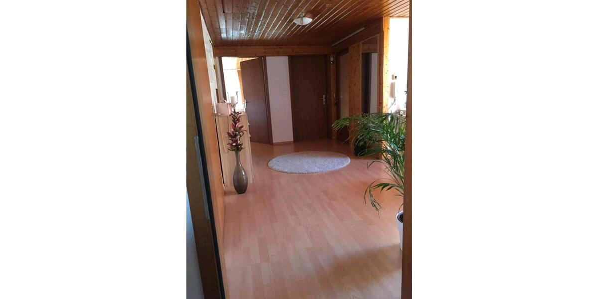 Dachgeschoßwohnung Ichenhausen - 4 Zimmer, 90 m&sup2;, 132.250&euro; | Angebot:26663207