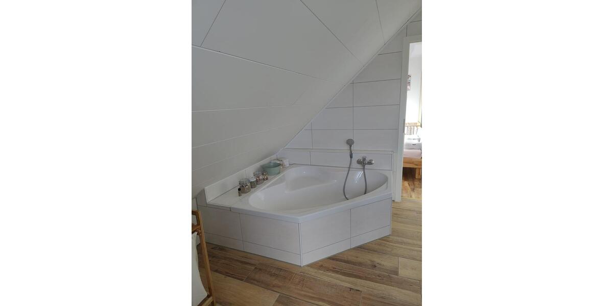 Dachgeschoßwohnung Herbrechtingen - 3.5 Zimmer, 67 m&sup2;, 228.000&euro; | Angebot:26048609