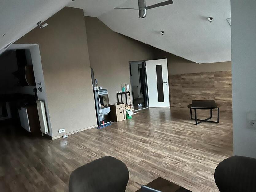 3,5-Zimmer Dachgeschoss Wohnung in zentraler und ruhigen Siedlung