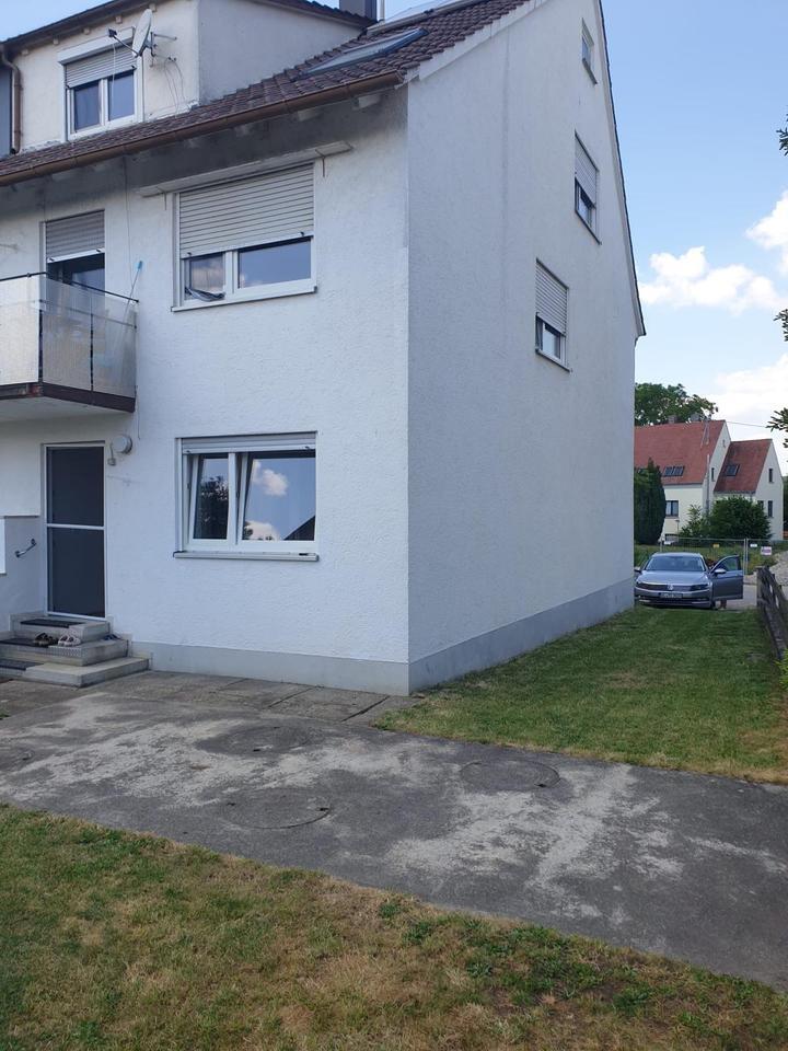 2 Zi. Wohnung mit EBK, Garten, Stellplatz und Keller - WARM