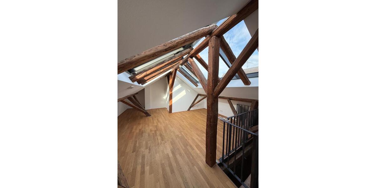 Dachgeschoßwohnung Weißenhorn - 3 Zimmer, 95 m&sup2;, 1.570&euro; | Angebot:26115400