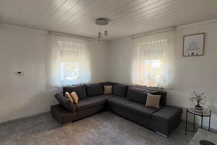 Teils möblierte Doppelhaushälfte mitten in der Stadt (4xZimmer) 4 zimmer