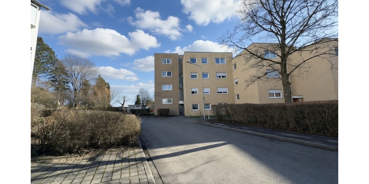 Großzügige 3,5-Zimmer-Wohnung mit Südbalkon, Stellplatz und modernisiertem Badezimmer - Etagenwohnung Senden | Angebot:26975249