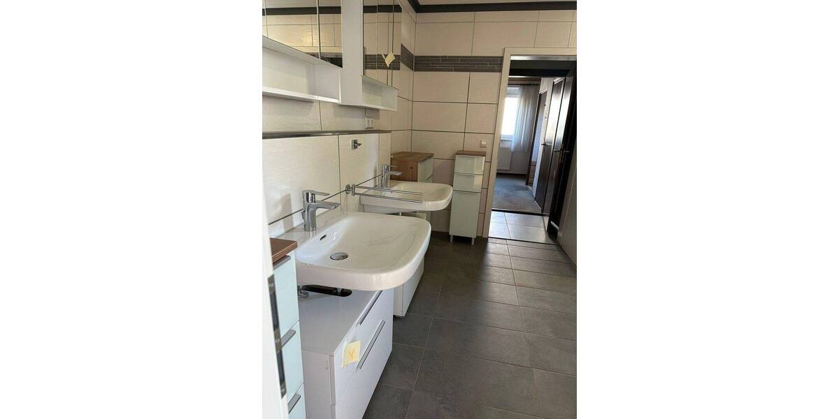 Wohnen & Arbeiten unter einem Dach I Top - Lage I sofort verfügbar I Ein- bzw. Zweifamilienhaus 7 zimmer