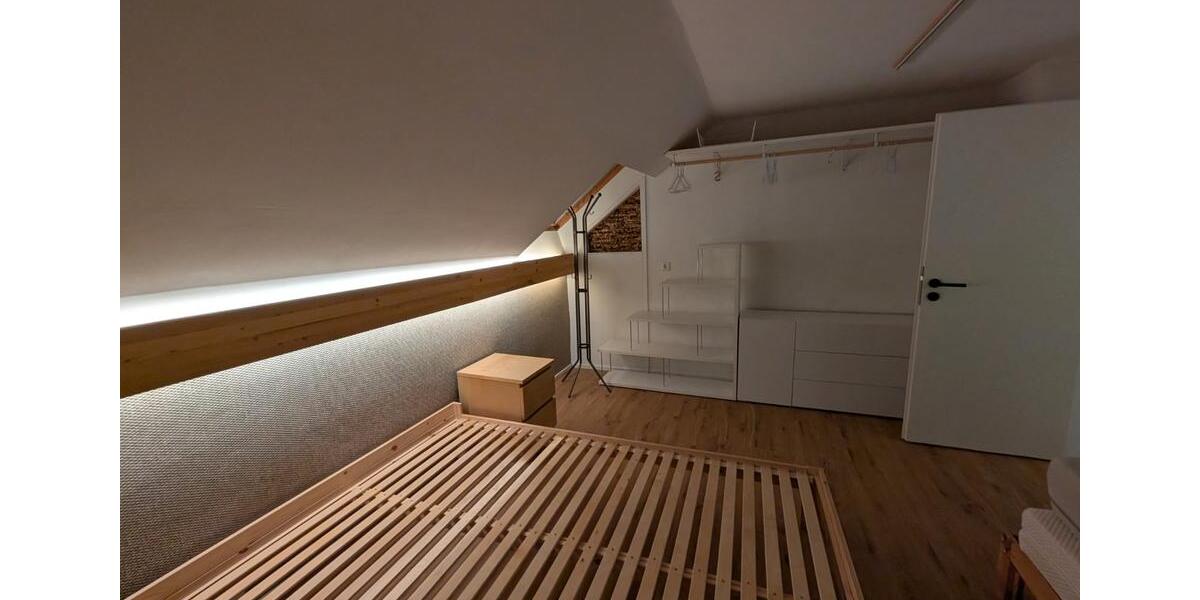 Dachgeschoßwohnung Laichingen - 3.5 Zimmer, 81 m&sup2;, 1.300&euro; | Angebot:26262611