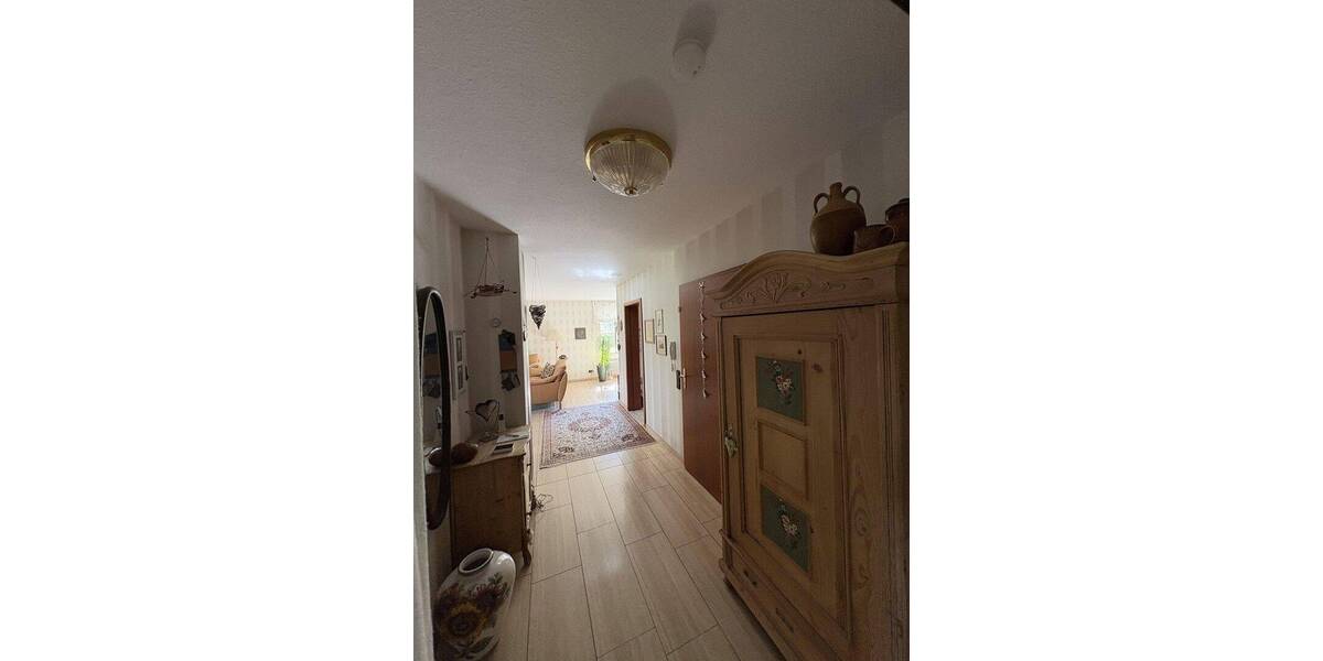 PROVISIONSFREI: Charaktervolles Haus auf großem Grund in familienfreundlicher Lage (Erbbaurecht) 7 zimmer