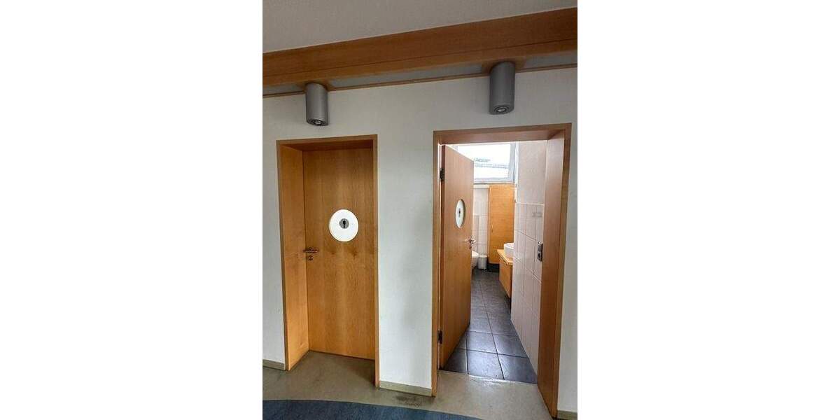 17 Büro´s mit ca. 750 m² auf 3 Geschoßflächen 1 zimmer