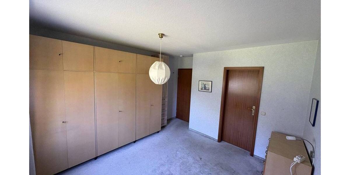 PROVISIONSFREI: Charaktervolles Haus auf großem Grund in familienfreundlicher Lage (Erbbaurecht) 7 zimmer