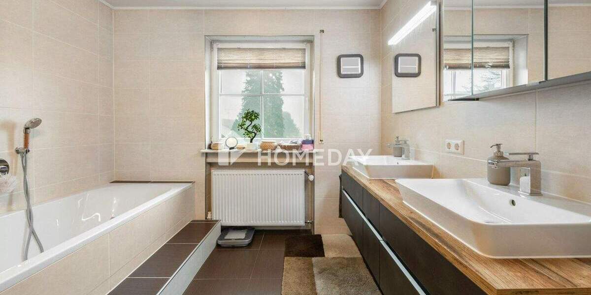 Einfamilienhaus Illertissen Tiefenbach - 7 Zimmer, 267 m&sup2;, 1.150.000&euro; | Angebot:25604364