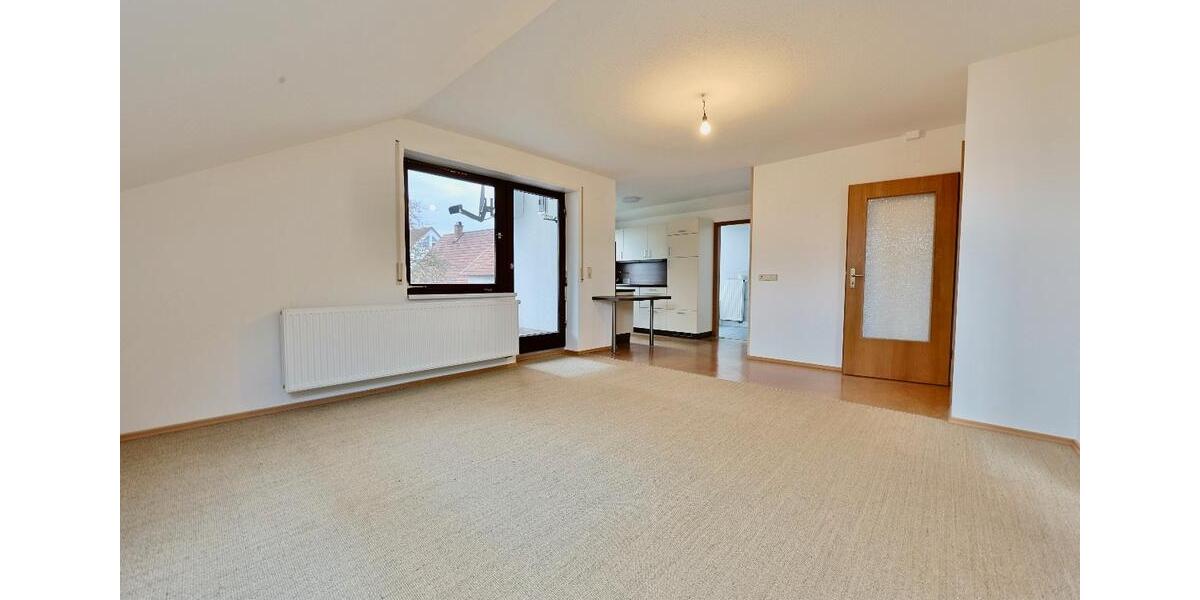 Dachgeschoßwohnung Erbach - 4 Zimmer, 97 m&sup2;, 950&euro; | Angebot:25491533