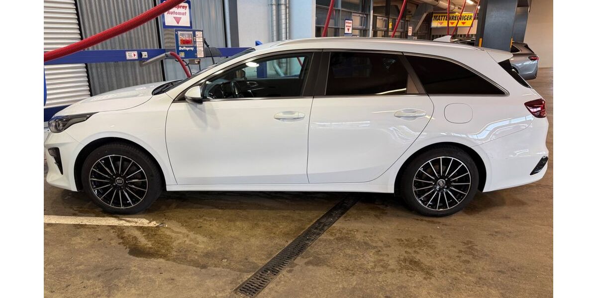 Kia ceed Sportswagon 96.220 km 17.300 &euro; Ulm 89077