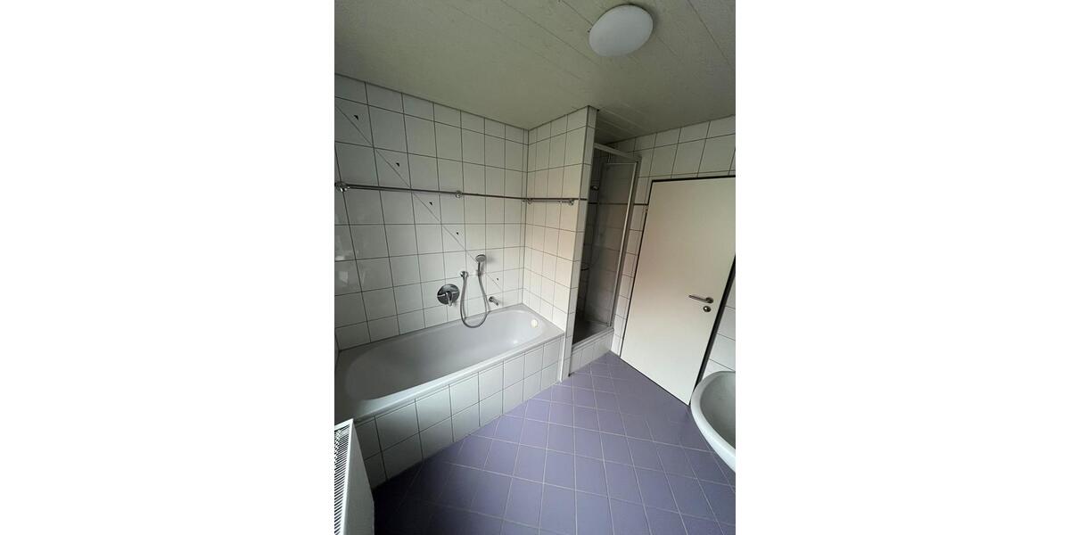 Schöne 2-Zimmer-Whg 65 qm mit EBK, Terrasse in Bernstadt 680 KM 2 zimmer