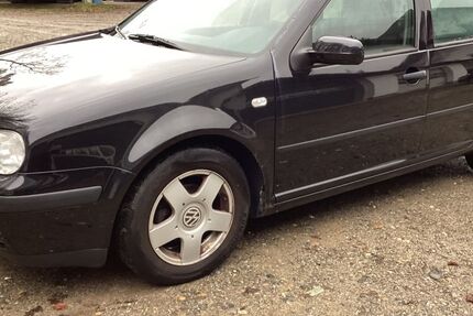 VW Golf 211.083 km 1.150 &euro; Schemmerhofen 88433