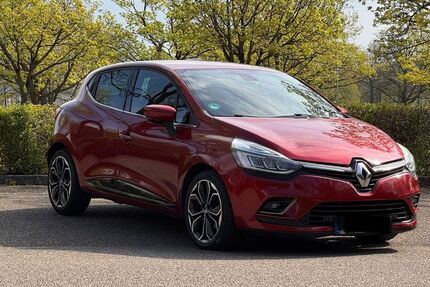 Renault Clio 90.000 km 8.700 &euro; Ulm 89075