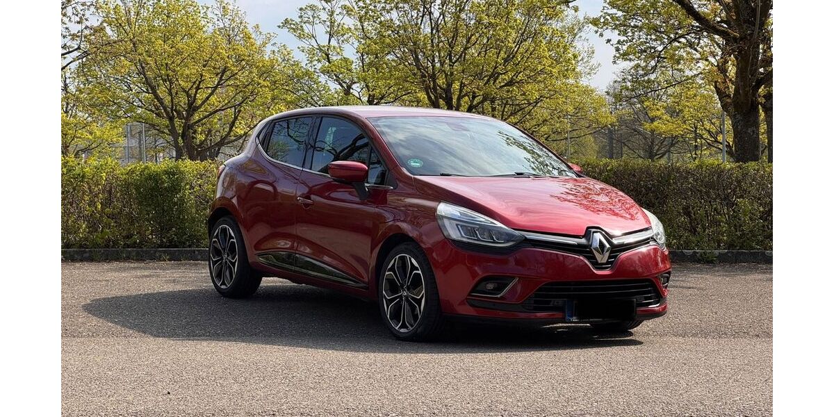 Renault Clio 90.000 km 8.700 &euro; Ulm 89075