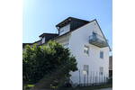 Ansprechende & sonnenverwöhnte 2 Zimmer DG Wohnung mit Stellplatz & Balkon