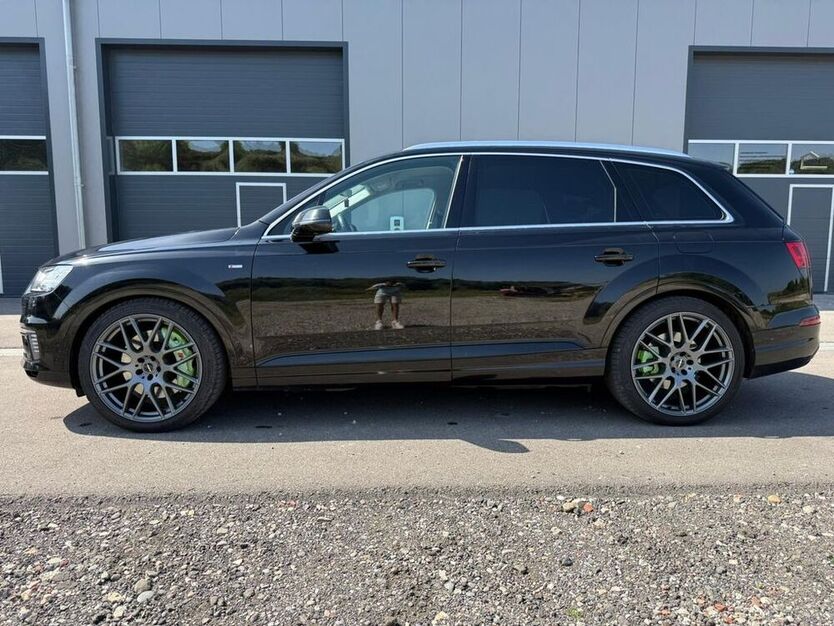 Q7