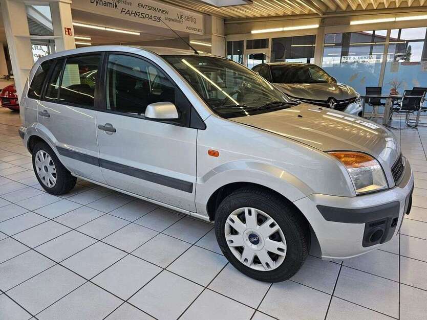 Ford Fusion 89.000 km 2.490 € Berghülen 89180