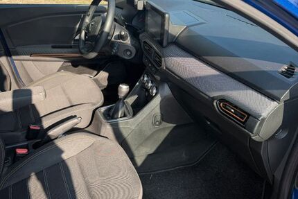 Dacia Sandero 93.000 km 9.000 &euro; Schnürpflingen 89194