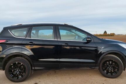 Ford Kuga 89.700 km 14.800 € Langenau 89129