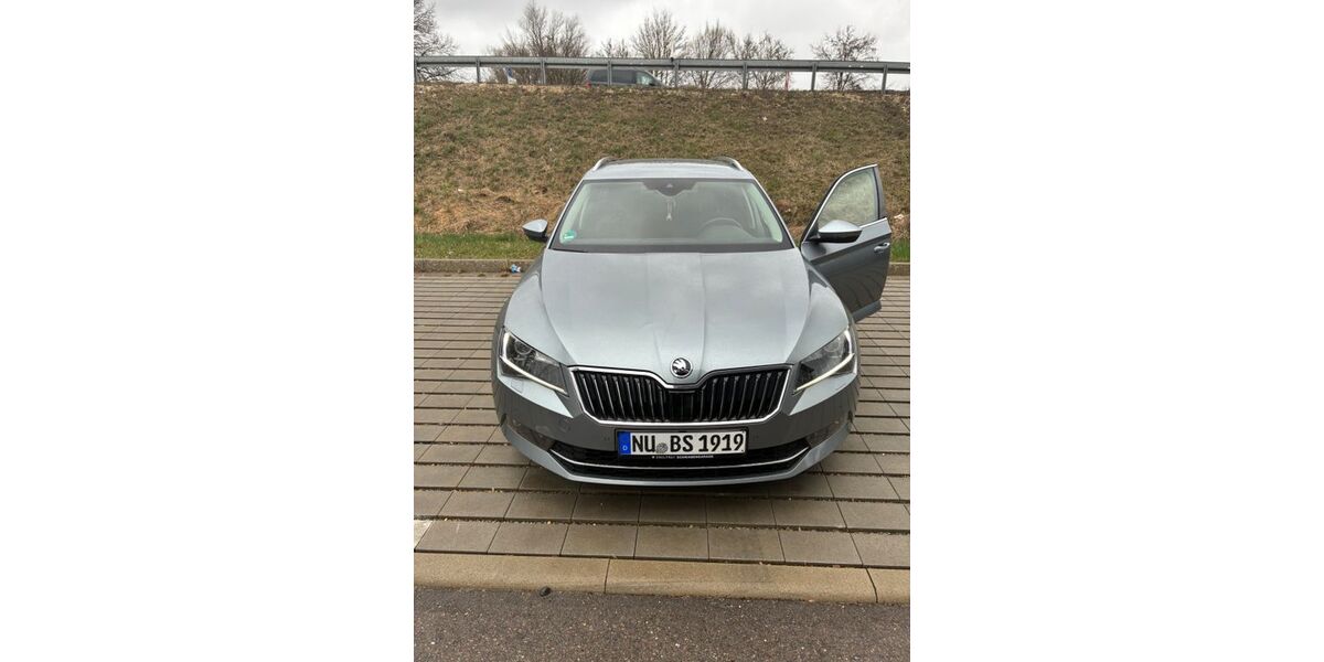 Skoda Superb 142.000 km 16.400 &euro; Ulm 89075