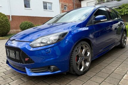 Ford Focus 163.873 km 9.750 &euro; Laupheim 88471