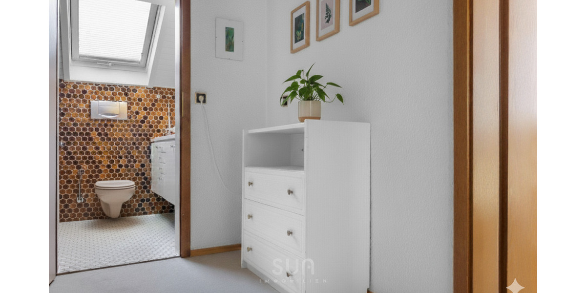 Familientraum.Grün. Ruhig. Einzigartig. Reiheneckhaus in Ulm-Unterweiler mit Pool und großem Garten! 8 zimmer