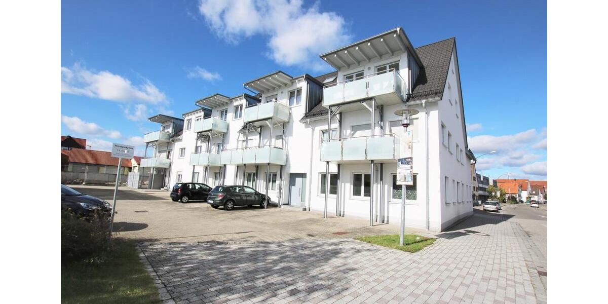 frisch renovierte 4-Zimmer-Wohnung mit Balkon zimmer