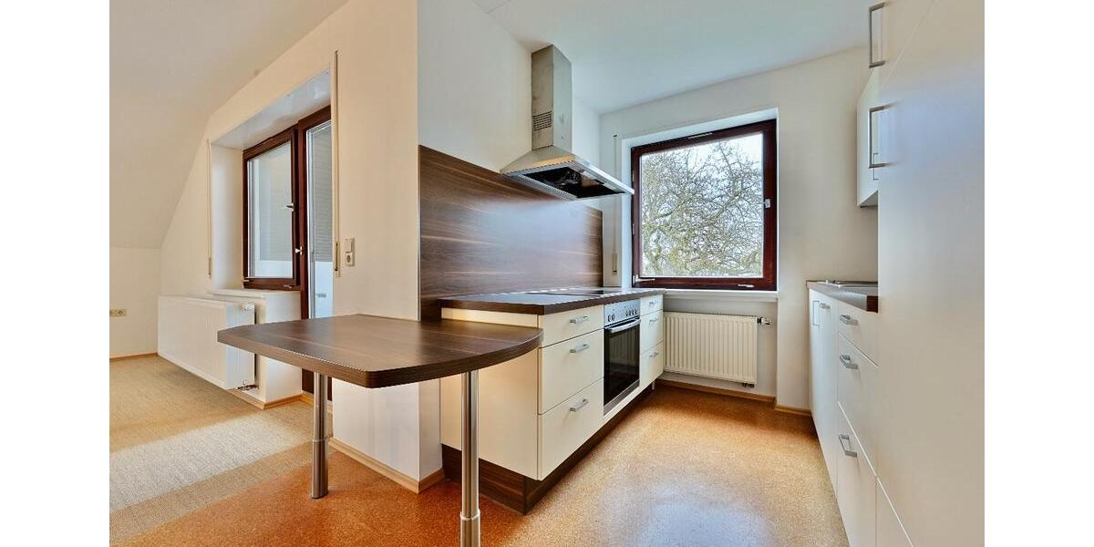 Dachgeschoßwohnung Erbach - 4 Zimmer, 97 m&sup2;, 950&euro; | Angebot:25491533