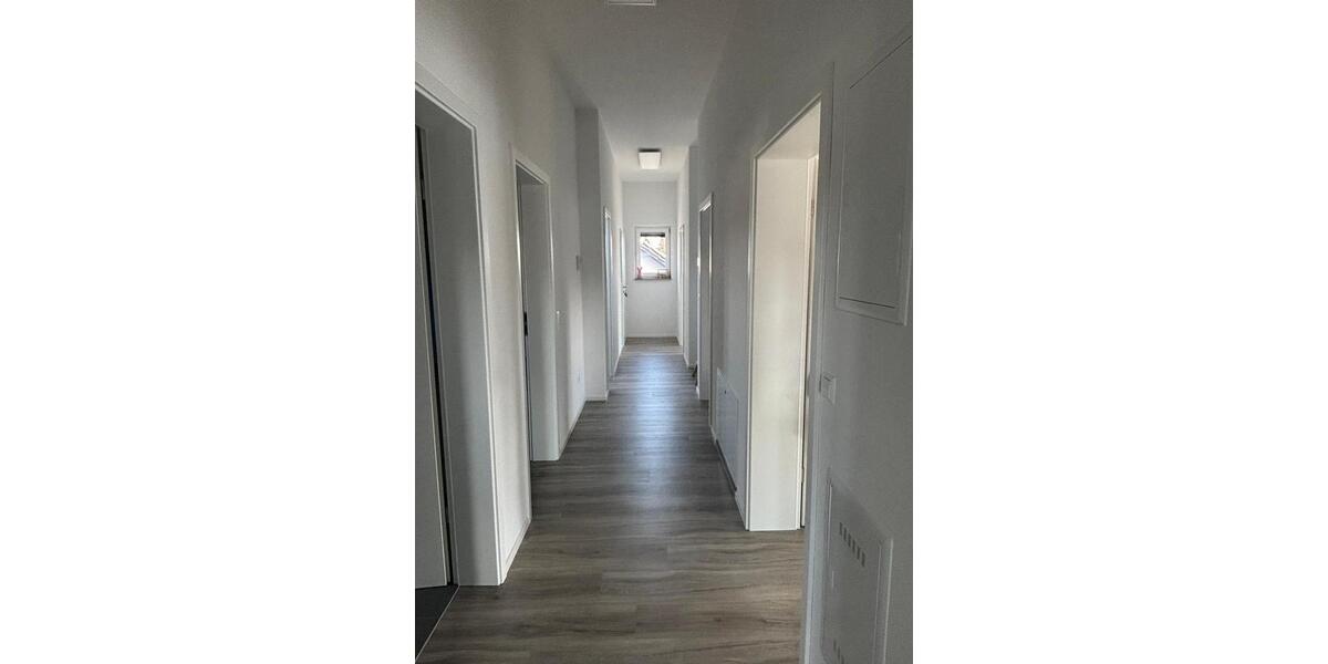 Dachgeschoßwohnung Laichingen - 4 Zimmer, 95 m&sup2;, 1.150&euro; | Angebot:26662138