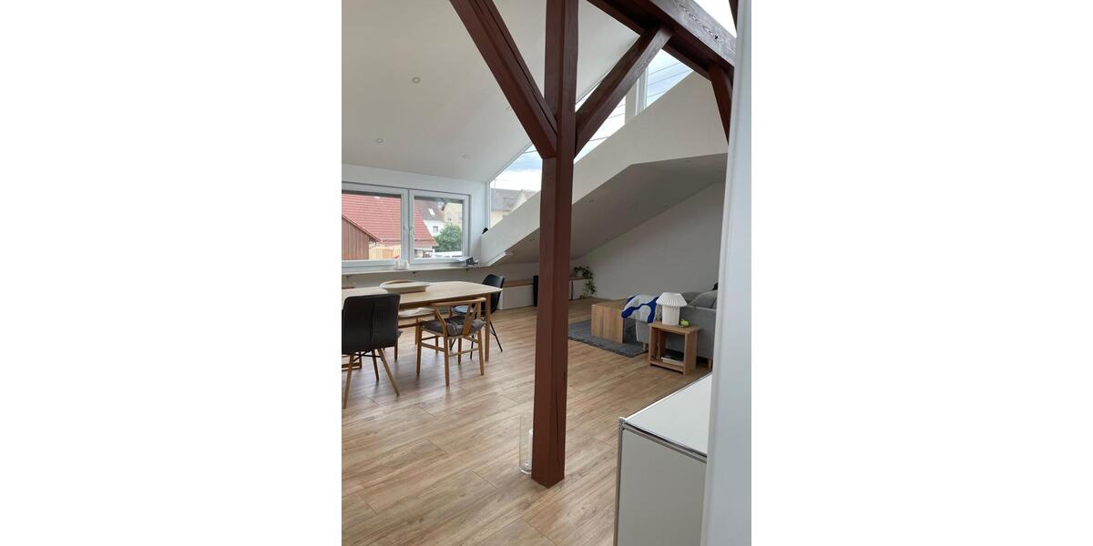 Lichtdurchflutete 3-Zimmer Wohnung mit Garage 3 zimmer