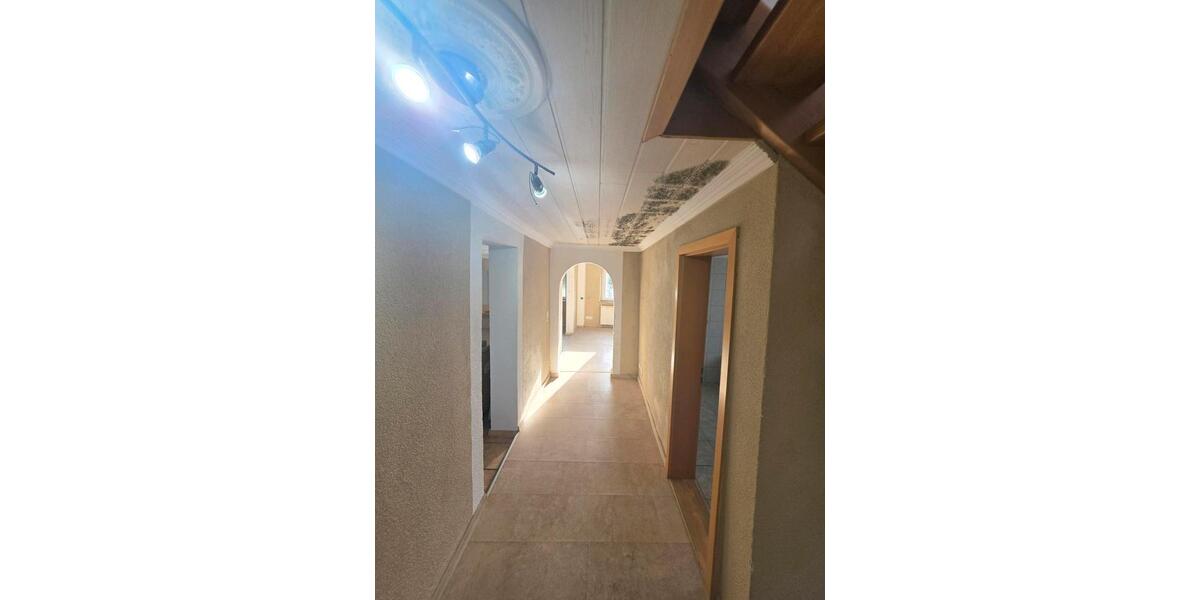 Einfamilienhaus Breitingen - 5 Zimmer, 90 m&sup2;, 165.000&euro; | Angebot:27050170