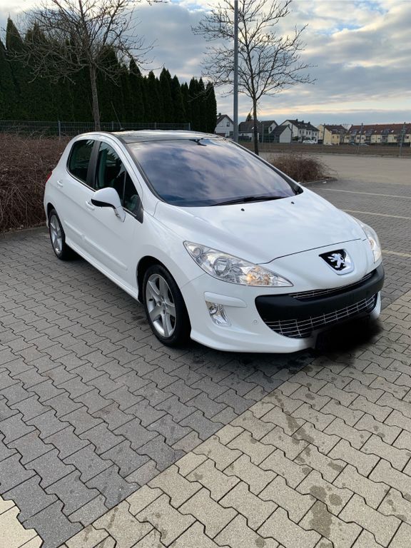 Peugeot 308 180.000 km 4.199 € Ichenhausen 89335