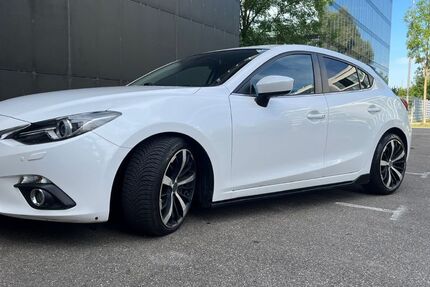 Mazda 3 182.000 km 5.800 € Ulm 89075